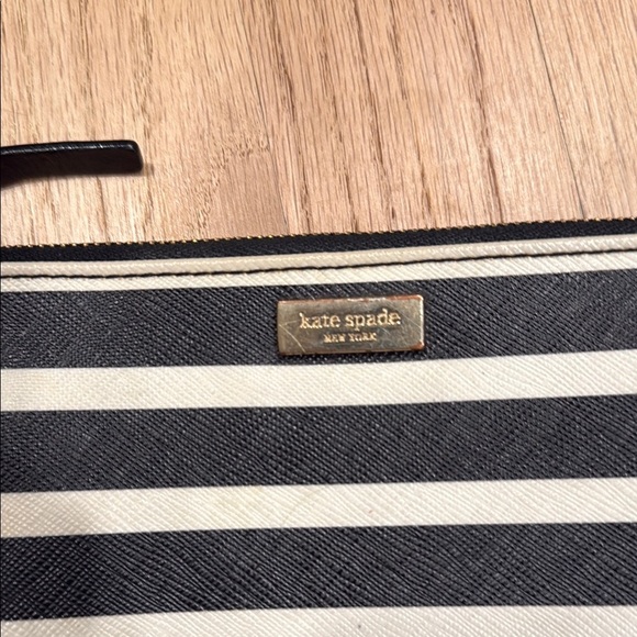 Kate Spade Wristlet Black and White Striped - Picture 2 of 5
